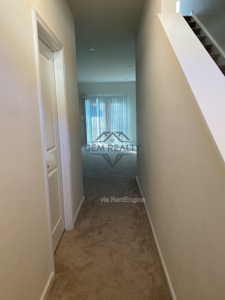 Experience Modern Comfort: Spacious 3-Bedroom Townhouse with 3.5 Baths in Fredericksburg! property image