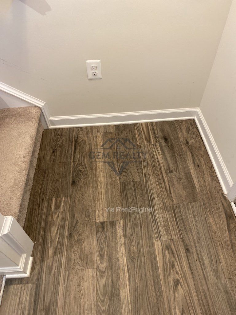 Experience Modern Comfort: Spacious 3-Bedroom Townhouse with 3.5 Baths in Fredericksburg! property image