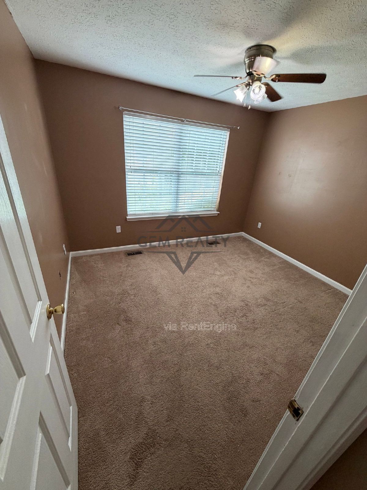 Charming 3-bedroom, 2-bath split-bedroom home property image