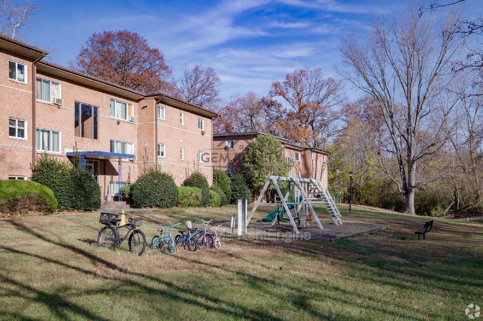2 Bedroom Apartment in Convenient Woodbridge Location – Friendship Place Apartments property image