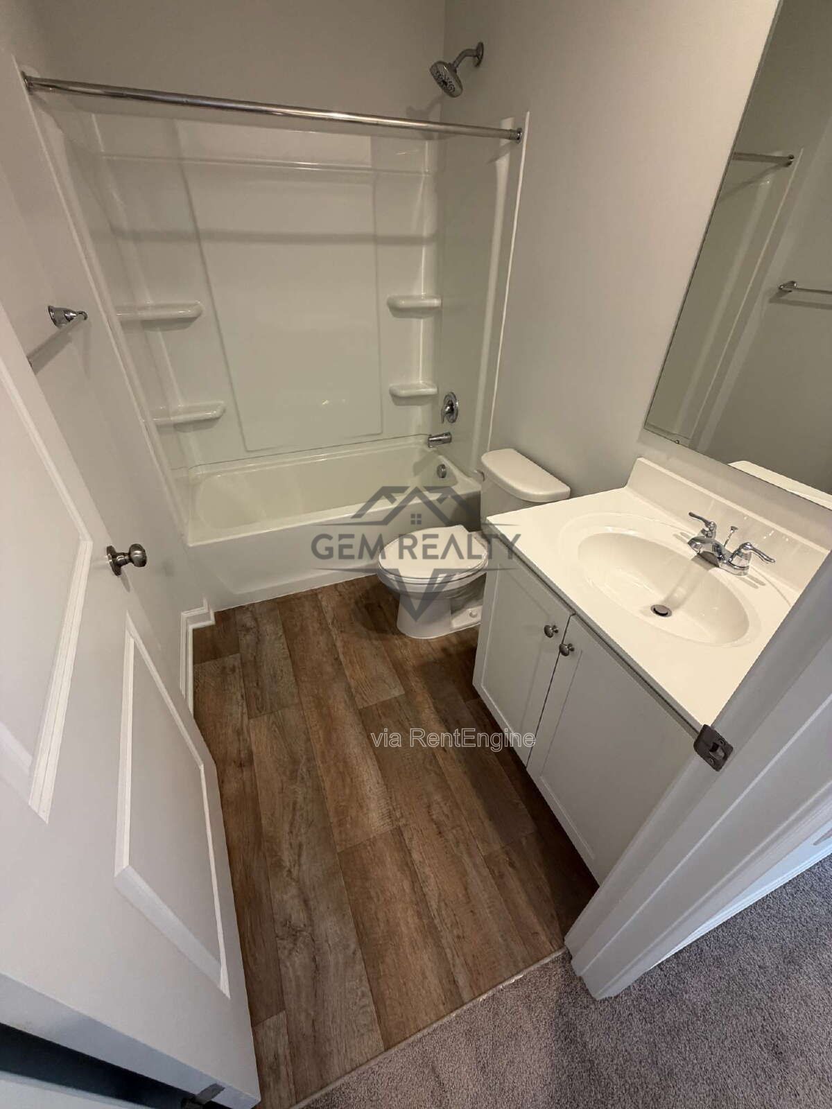 Like new 3BR 2.5BA property with solar panel use! property image