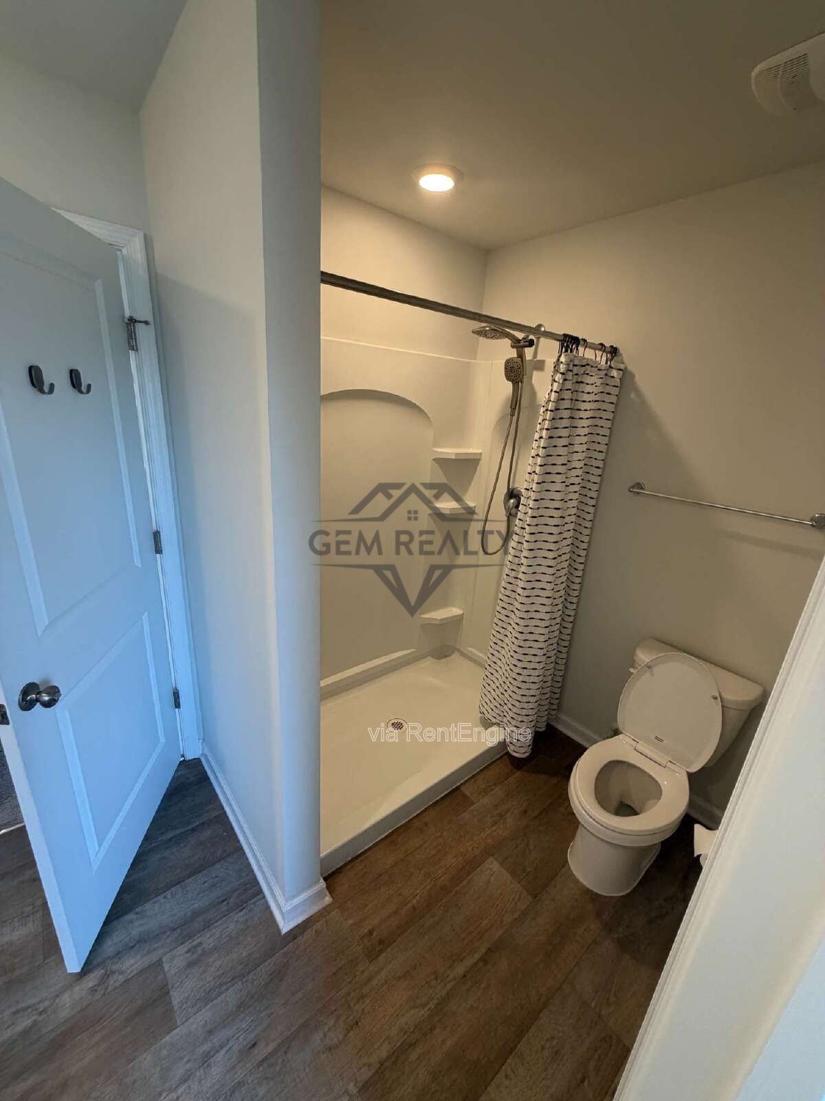 Like new 3BR 2.5BA property with solar panel use! property image