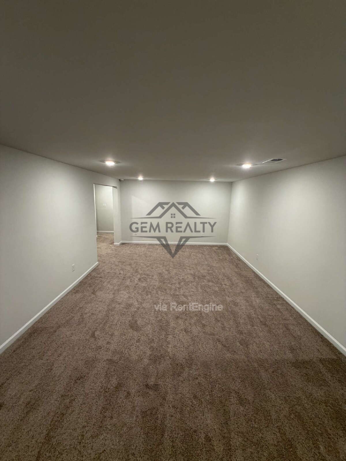 Like new 3BR 2.5BA property with solar panel use! property image