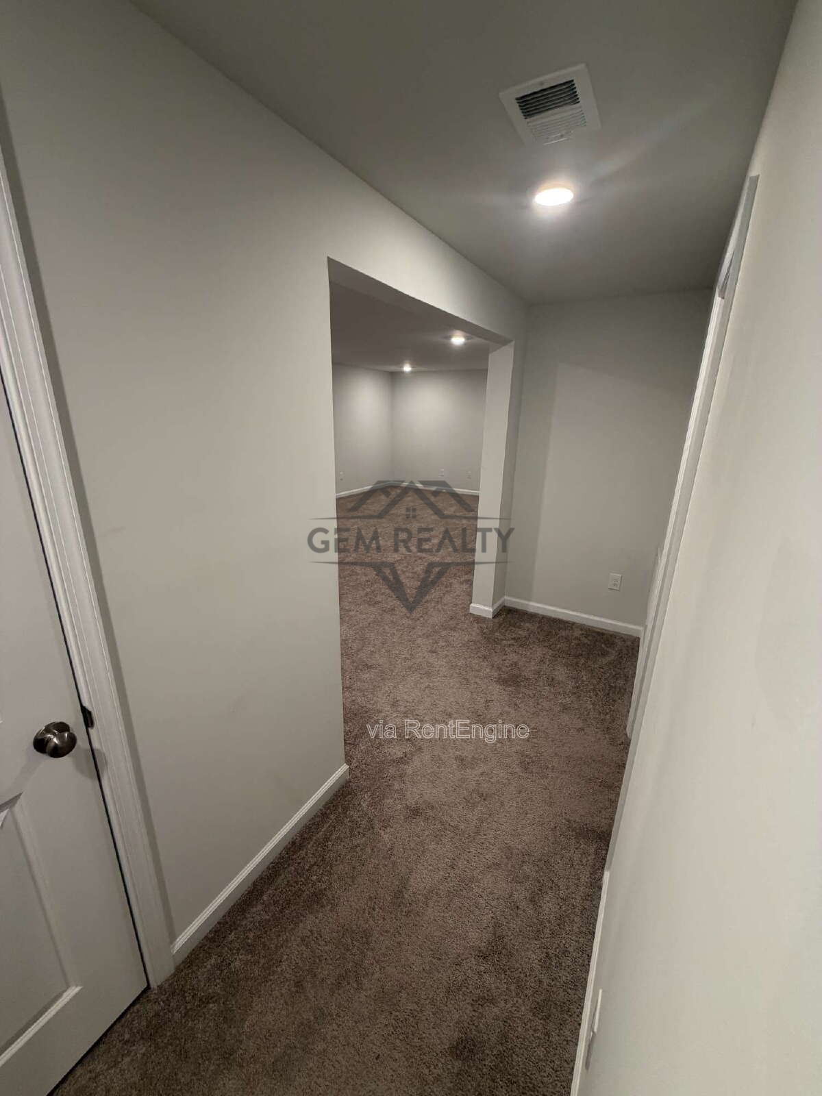 Like new 3BR 2.5BA property with solar panel use! property image