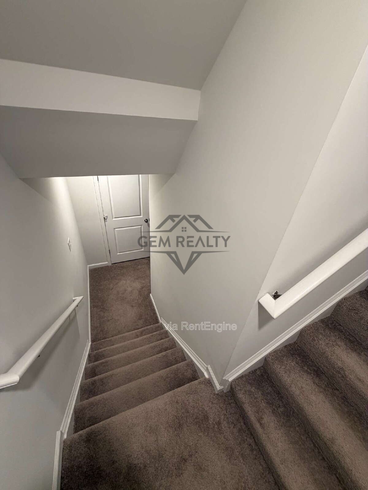 Like new 3BR 2.5BA property with solar panel use! property image