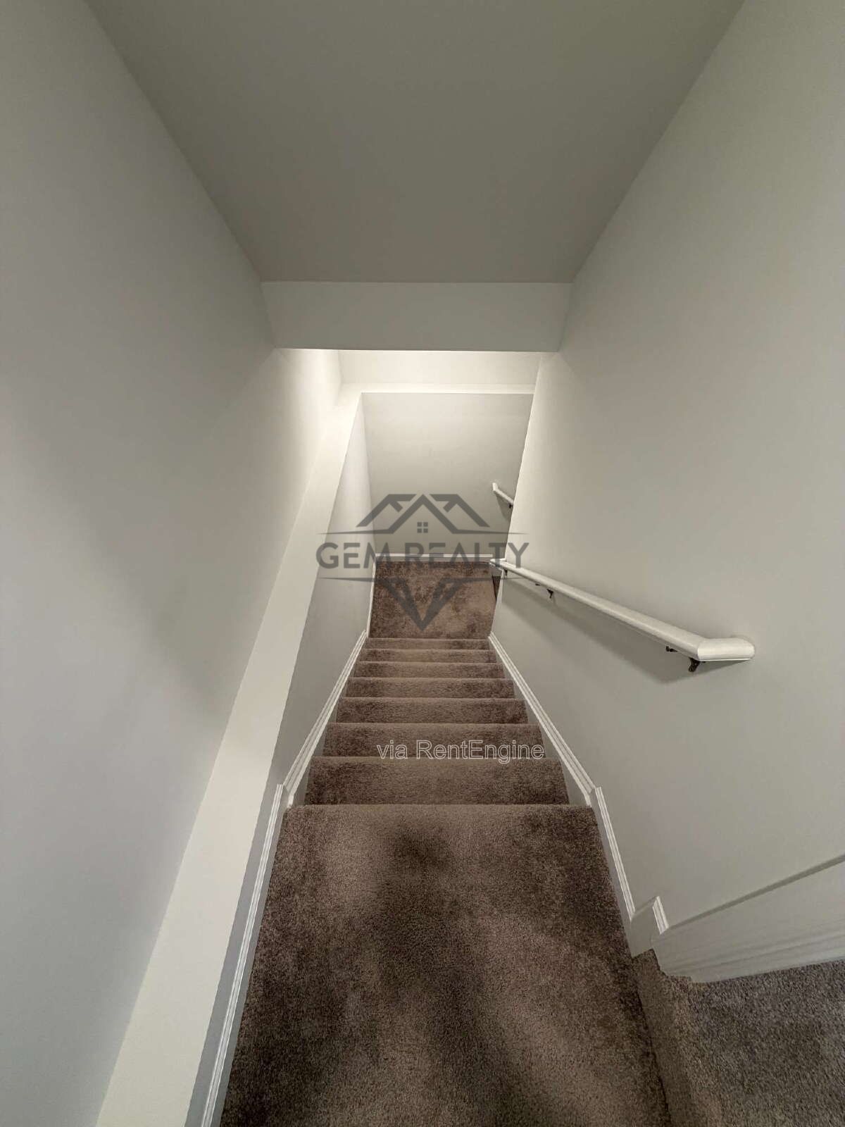 Like new 3BR 2.5BA property with solar panel use! property image