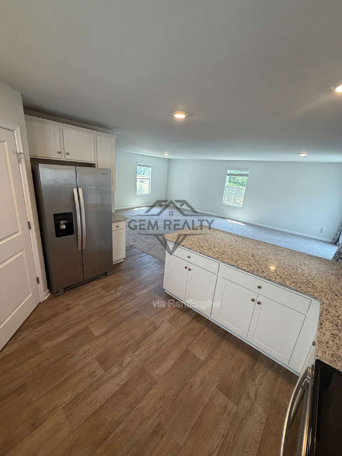 Like new 3BR 2.5BA property with solar panel use! property image
