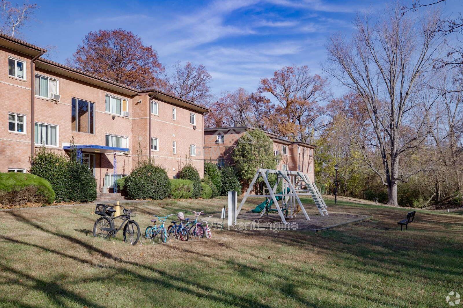 2 Bedroom Apartment in Convenient Woodbridge Location – Friendship Place Apartments property image