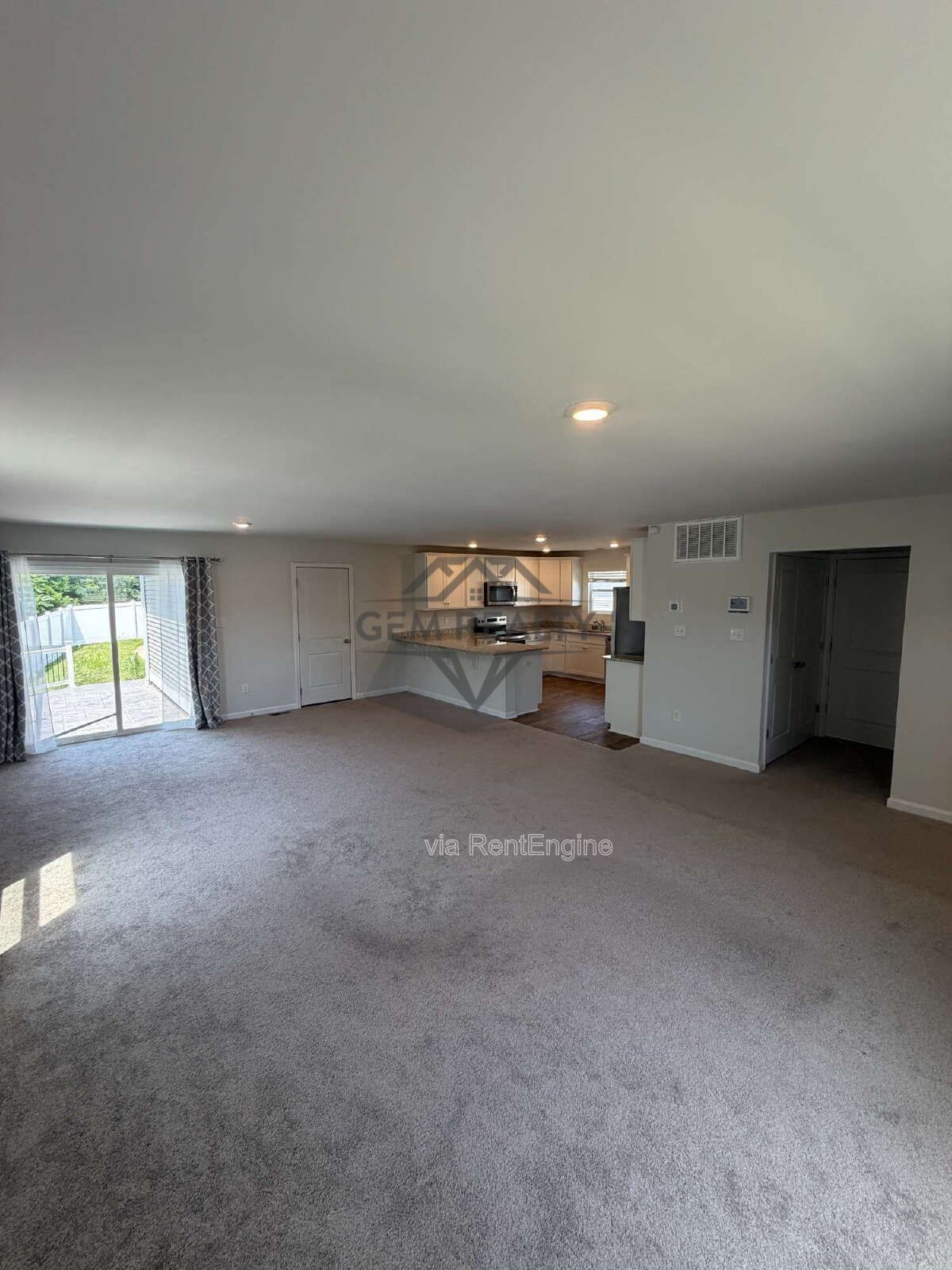 Like new 3BR 2.5BA property with solar panel use! property image