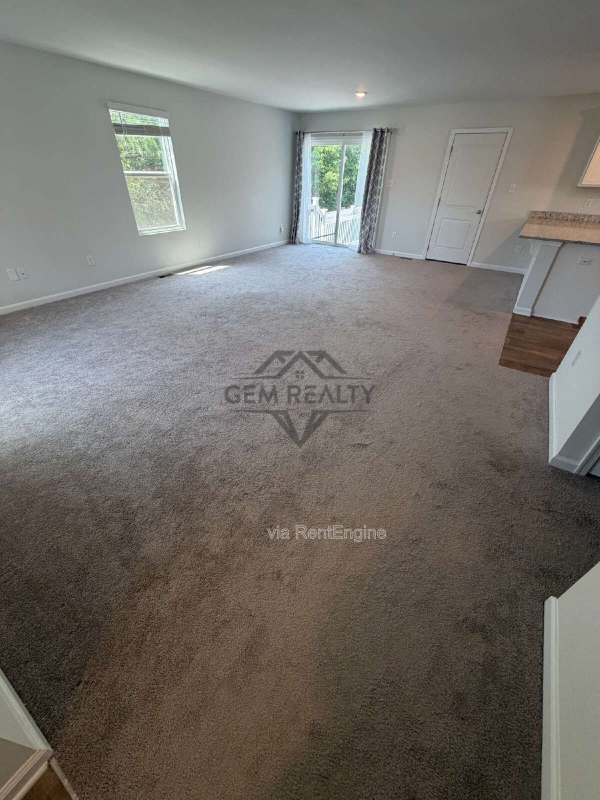 Like new 3BR 2.5BA property with solar panel use! property image