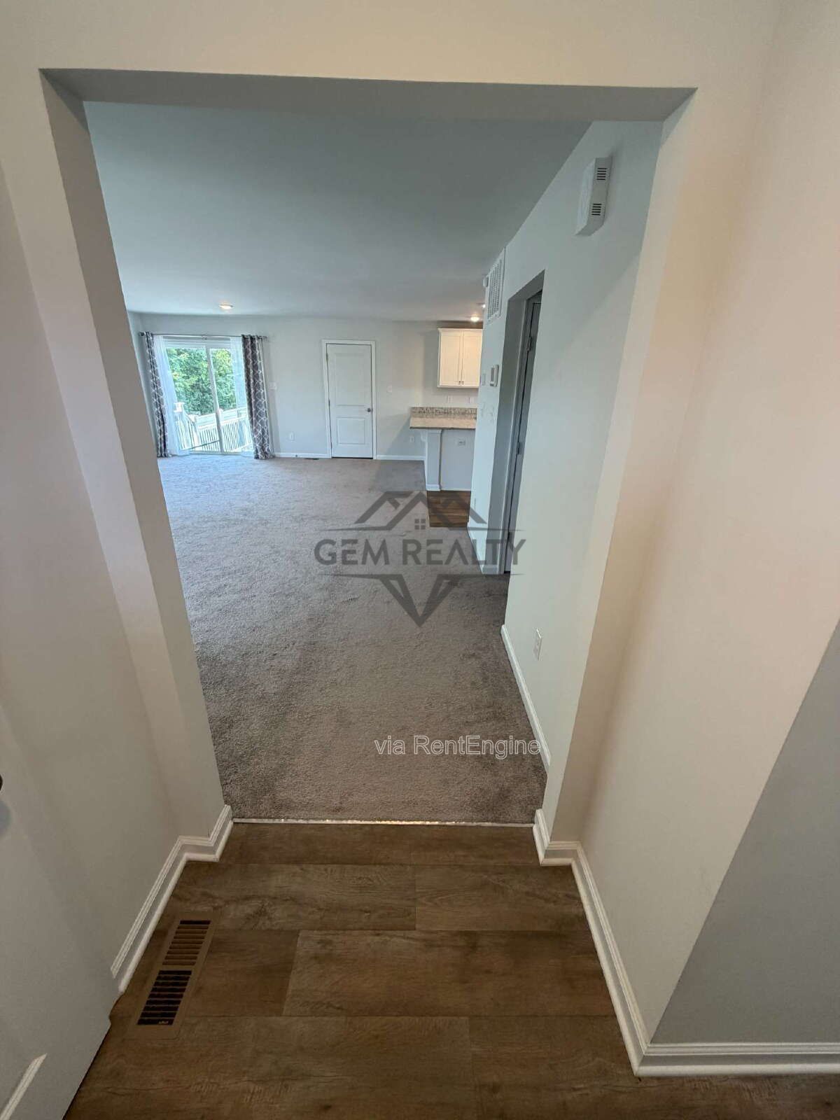 Like new 3BR 2.5BA property with solar panel use! property image