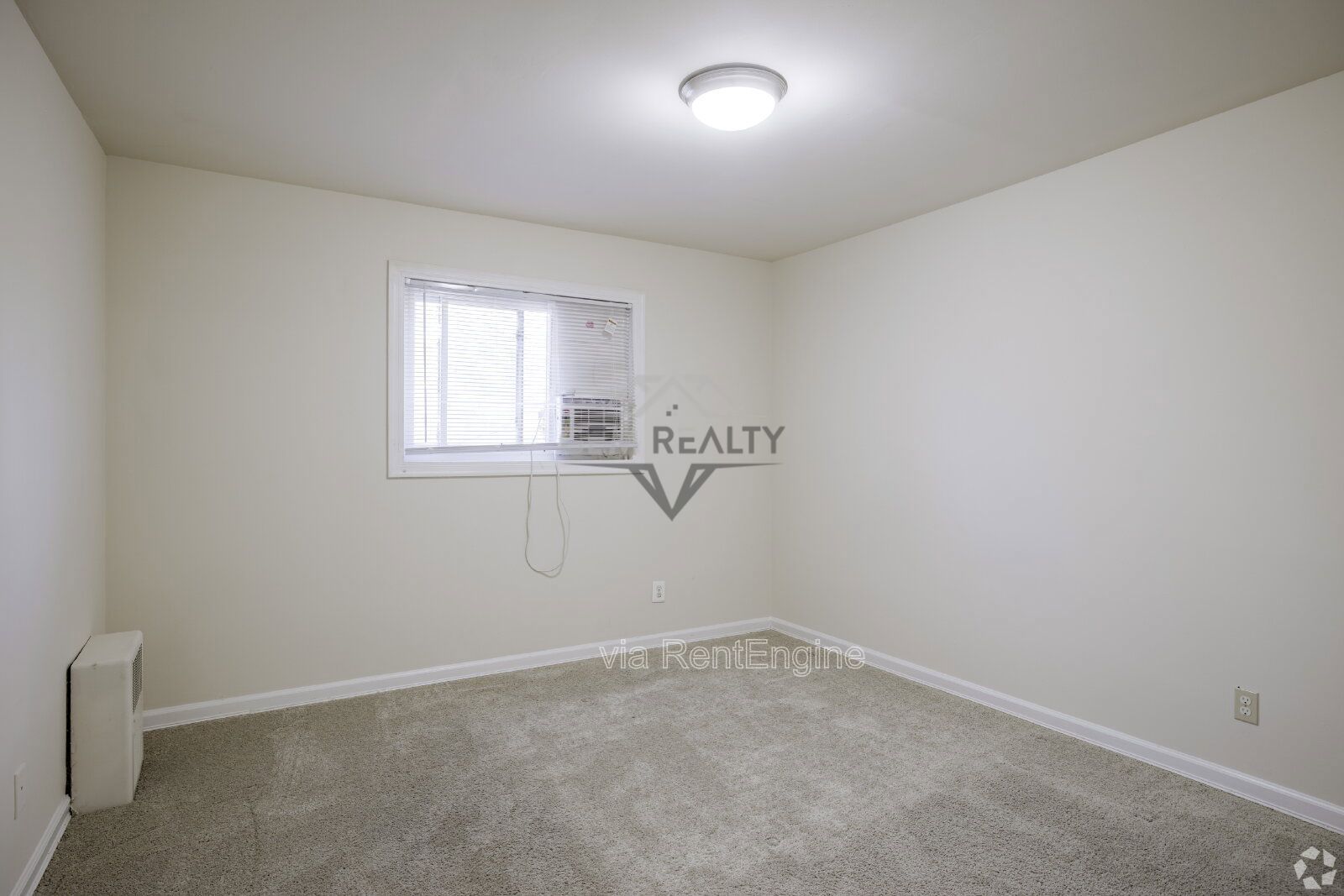 2 Bedroom Apartment in Convenient Woodbridge Location – Friendship Place Apartments property image