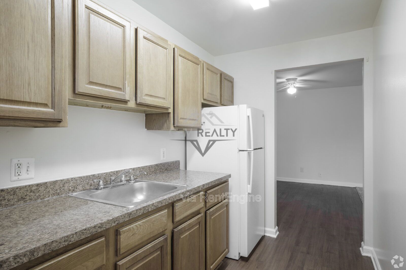 2 Bedroom Apartment in Convenient Woodbridge Location – Friendship Place Apartments property image