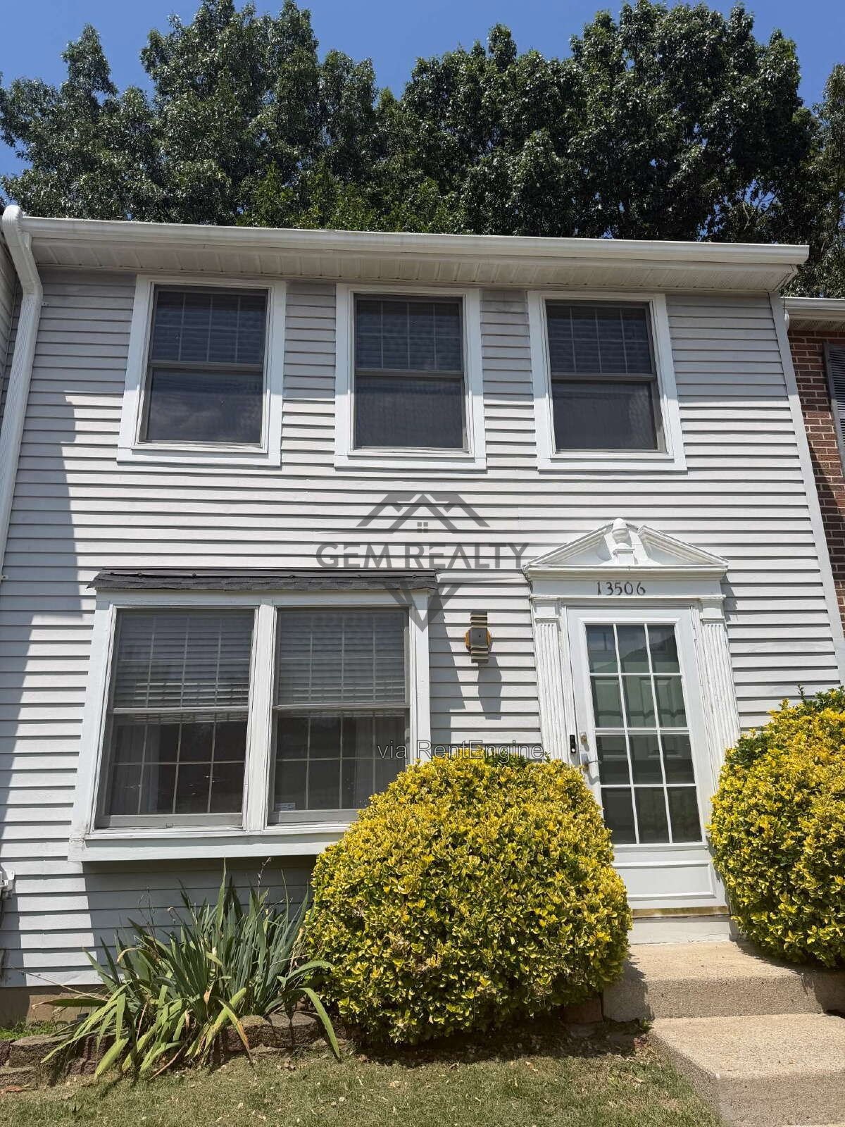 Move-In Ready 3BR Townhome in Rollingwood Village – Fenced Yard, Finished Basement! property image