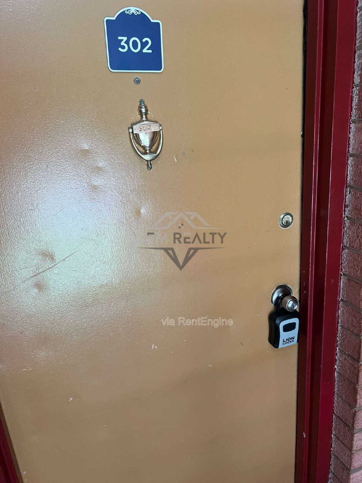 Charming 1 Bedroom Apartment in Woodbridge – Third Level Apartment property image