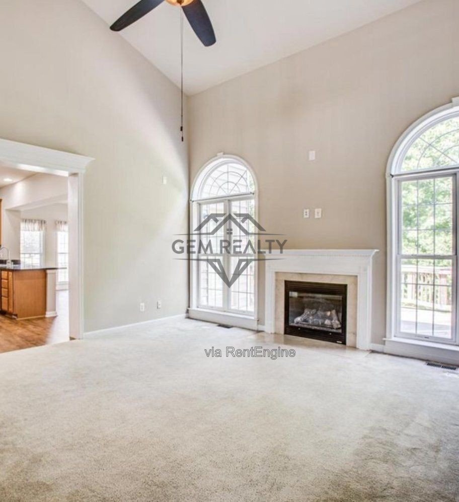 Luxurious, two level. 5-Bed Oasis with 4.5 Baths & Expansive 3,745 Sq Ft at 10410 Silver Creek Court! property image