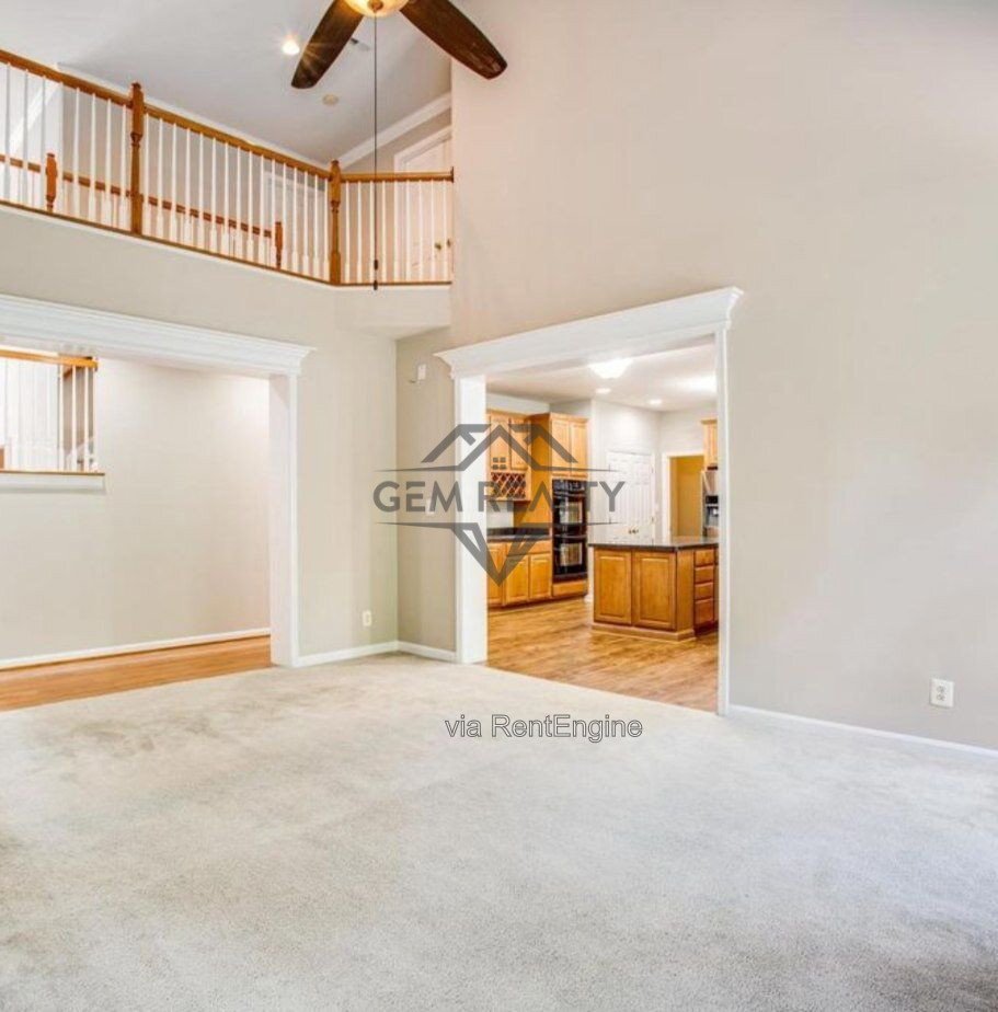 Luxurious, two level. 5-Bed Oasis with 4.5 Baths & Expansive 3,745 Sq Ft at 10410 Silver Creek Court! property image