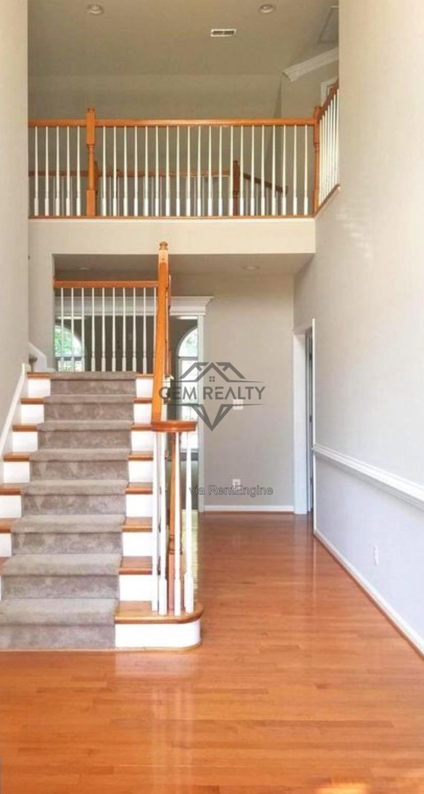 Luxurious, two level. 5-Bed Oasis with 4.5 Baths & Expansive 3,745 Sq Ft at 10410 Silver Creek Court! property image