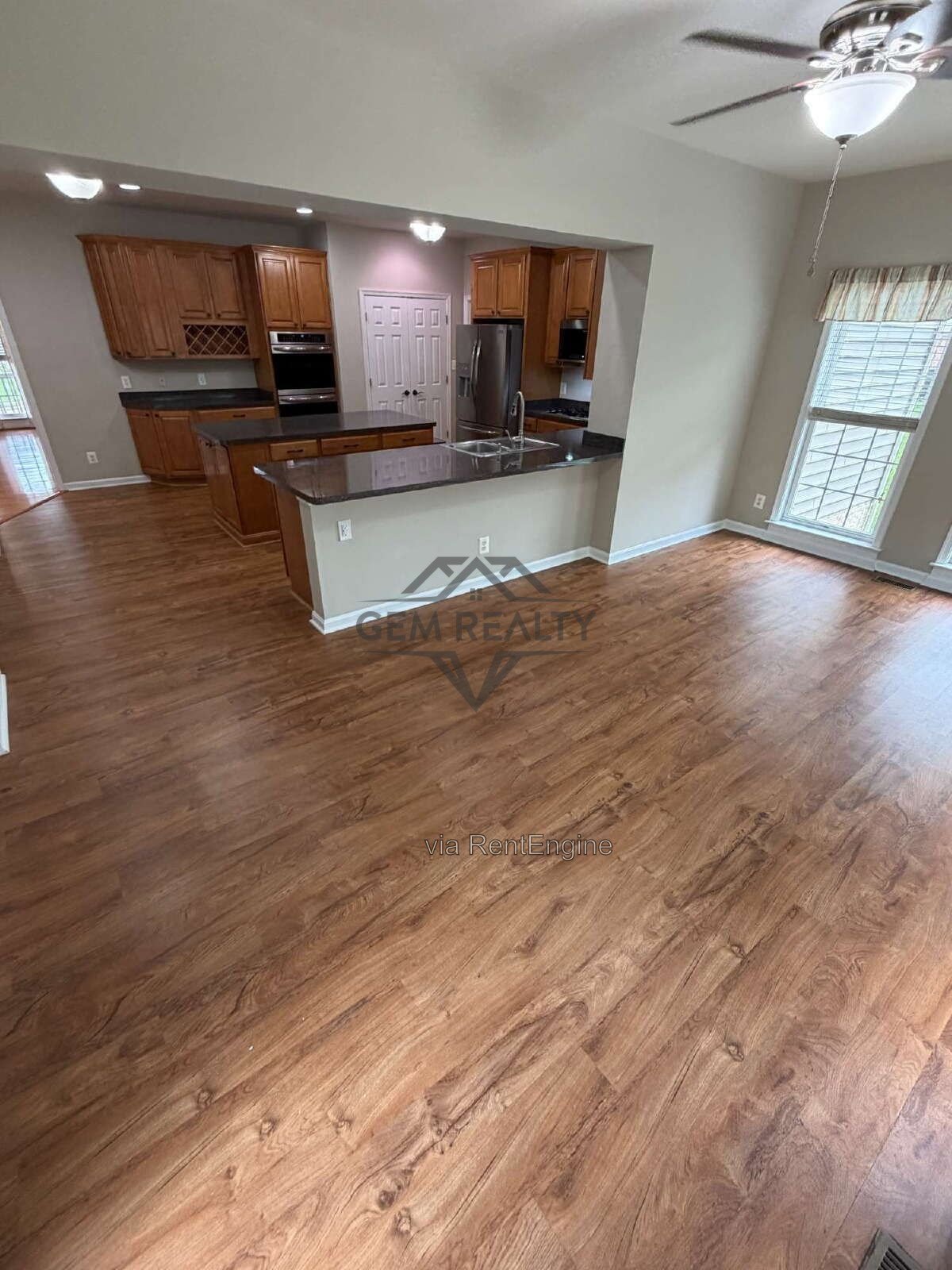 Luxurious, two level. 5-Bed Oasis with 4.5 Baths & Expansive 3,745 Sq Ft at 10410 Silver Creek Court! property image