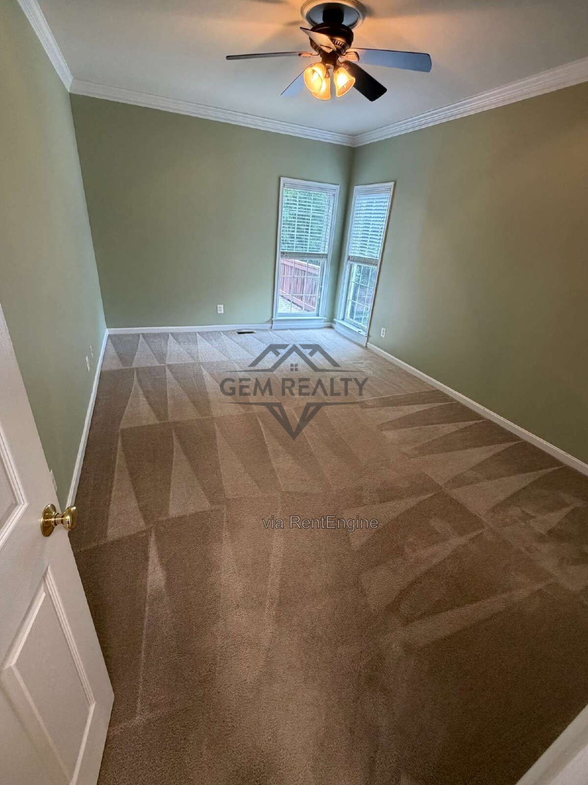 Luxurious, two level. 5-Bed Oasis with 4.5 Baths & Expansive 3,745 Sq Ft at 10410 Silver Creek Court! property image