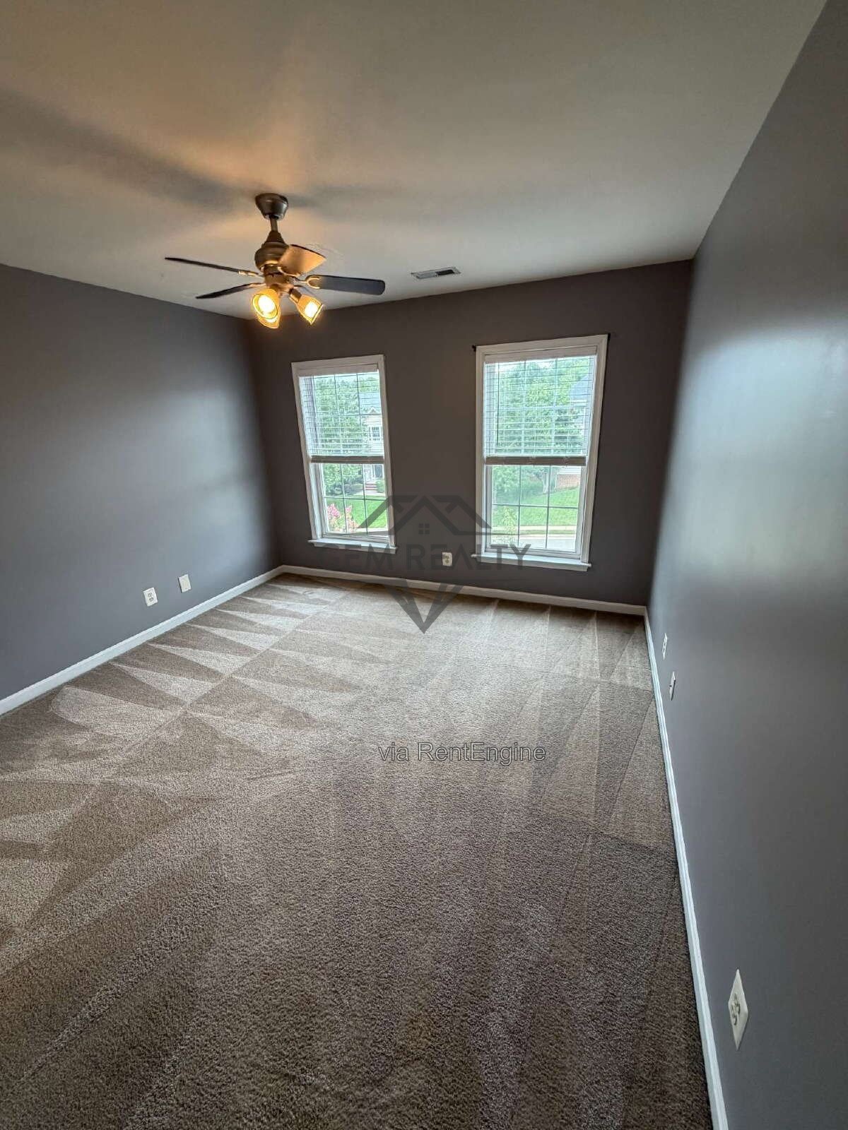 Luxurious, two level. 5-Bed Oasis with 4.5 Baths & Expansive 3,745 Sq Ft at 10410 Silver Creek Court! property image