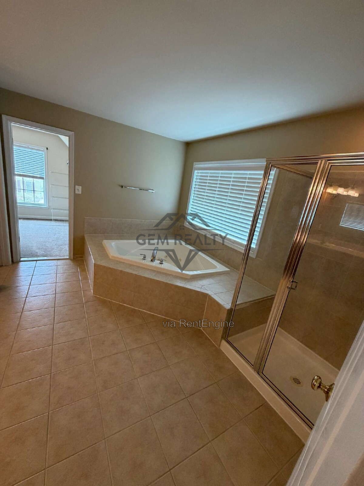Luxurious, two level. 5-Bed Oasis with 4.5 Baths & Expansive 3,745 Sq Ft at 10410 Silver Creek Court! property image