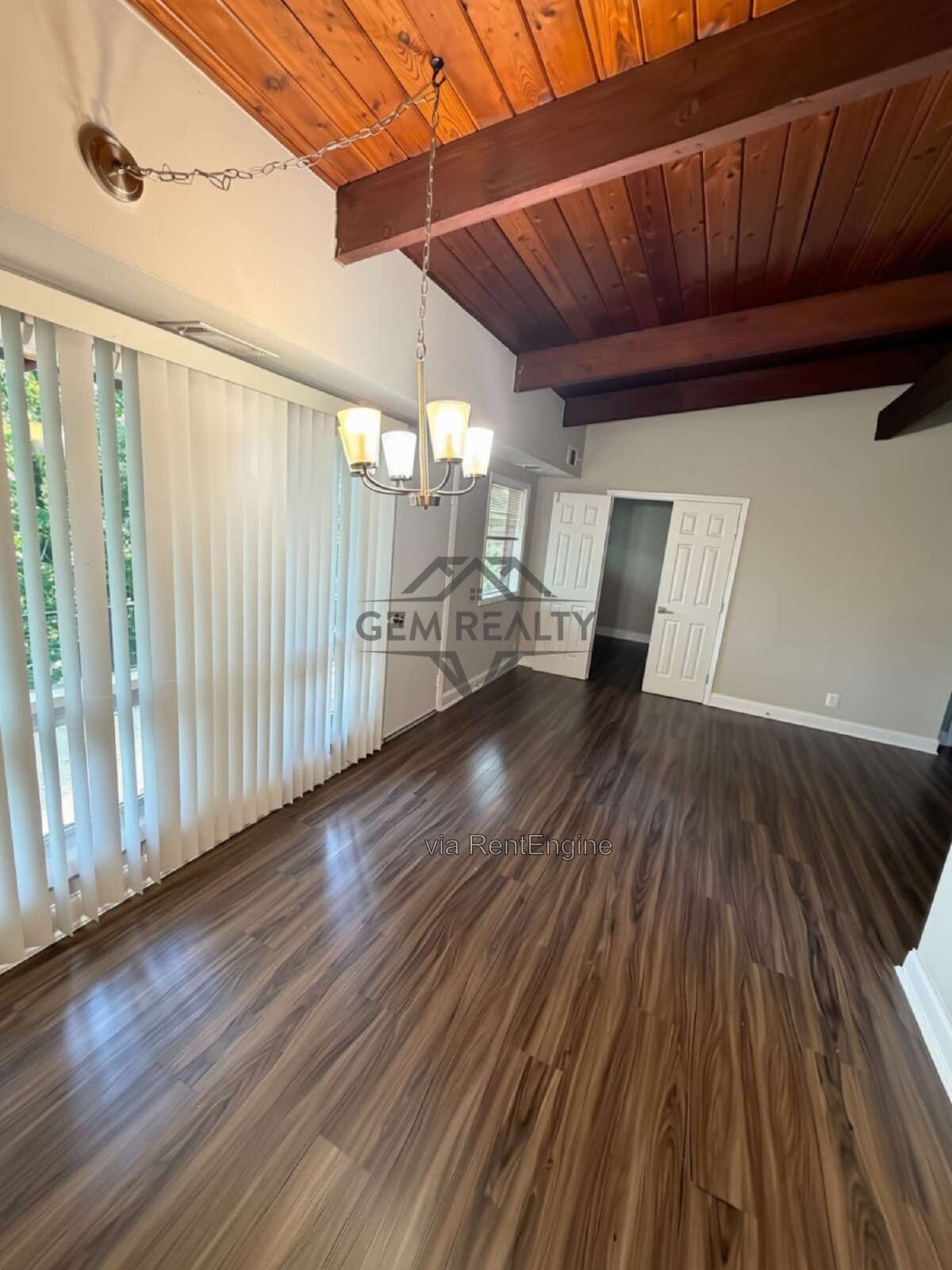 Cozy 2BR/1BA + Den Condo in the Heart of Woodbridge – Available NOW! property image
