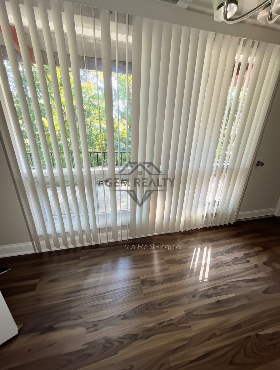 Cozy 2BR/1BA + Den Condo in the Heart of Woodbridge – Available NOW! property image
