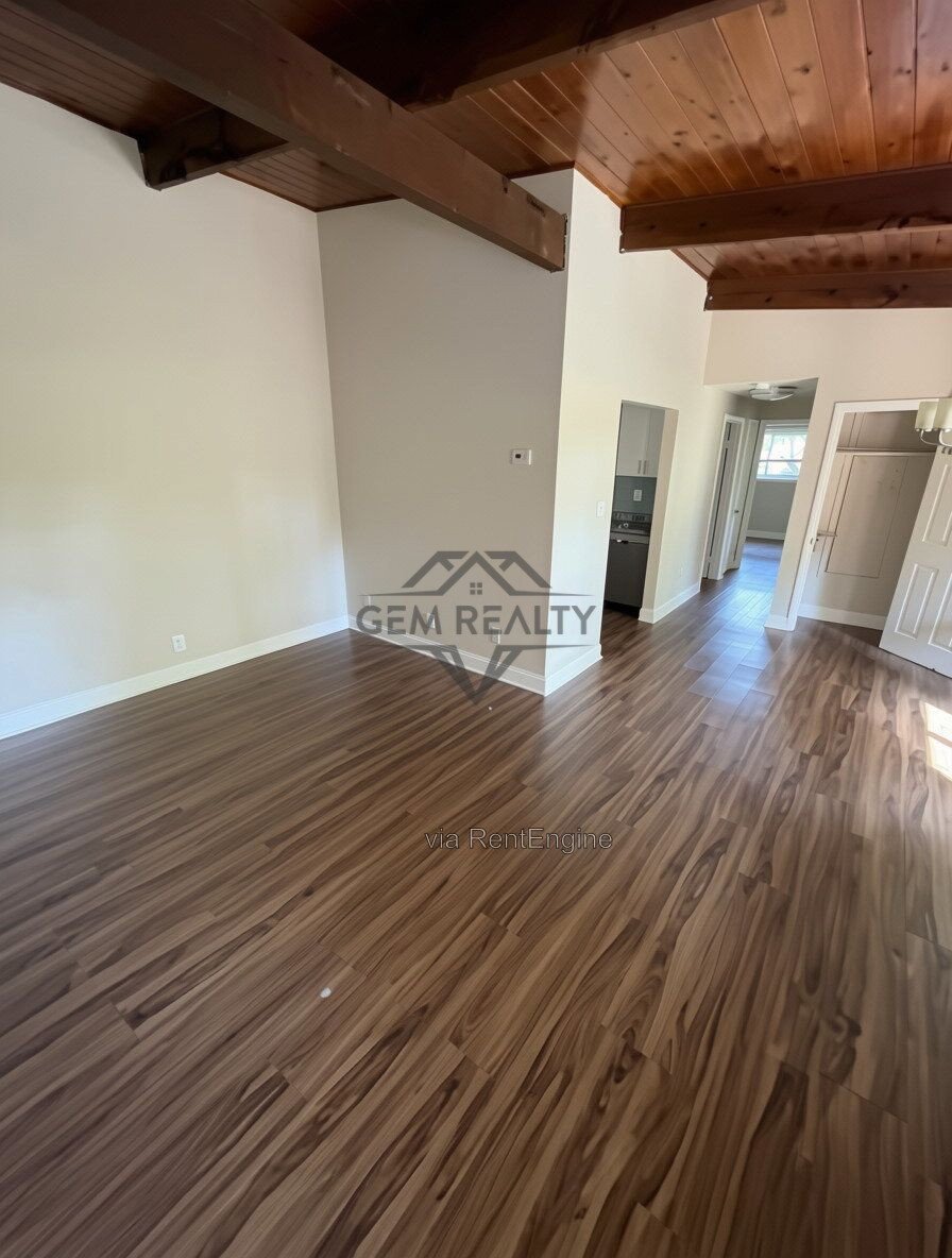Cozy 2BR/1BA + Den Condo in the Heart of Woodbridge – Available NOW! property image