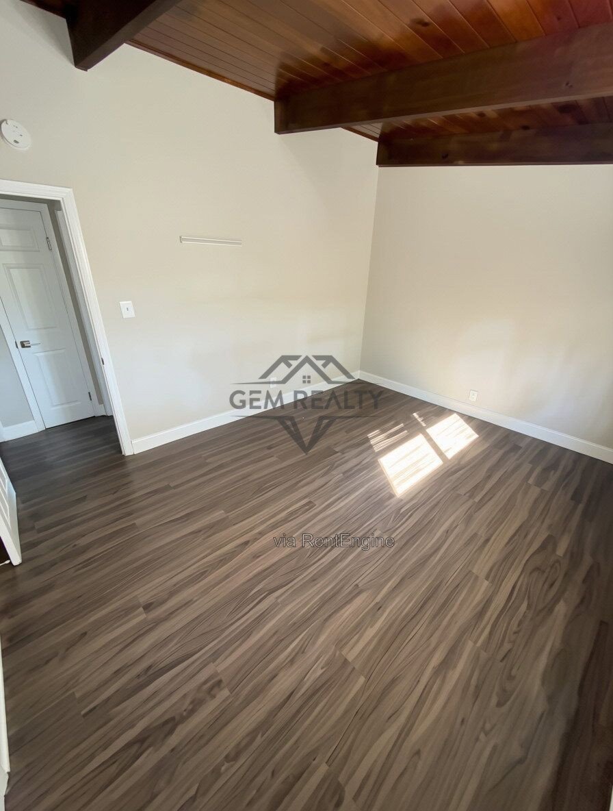 Cozy 2BR/1BA + Den Condo in the Heart of Woodbridge – Available NOW! property image