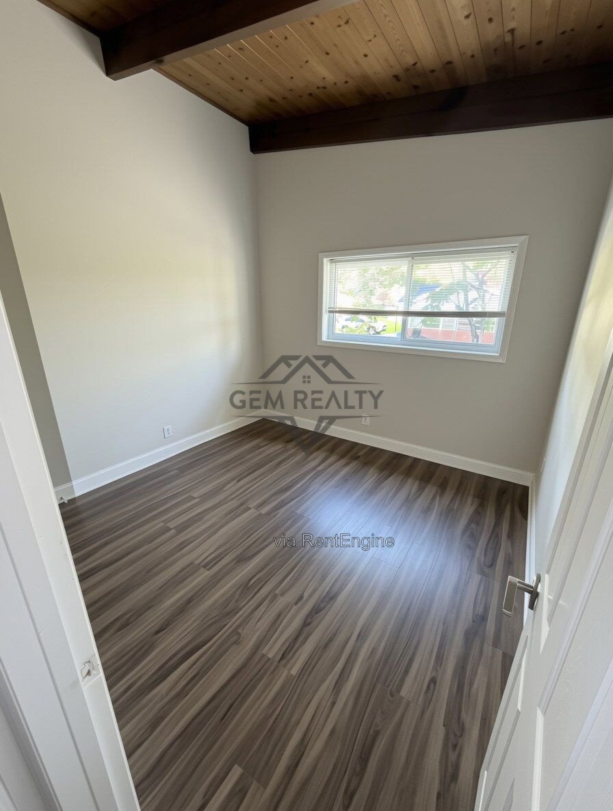 Cozy 2BR/1BA + Den Condo in the Heart of Woodbridge – Available NOW! property image