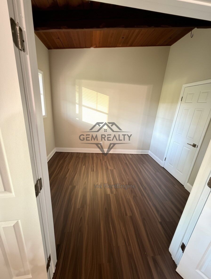 Cozy 2BR/1BA + Den Condo in the Heart of Woodbridge – Available NOW! property image