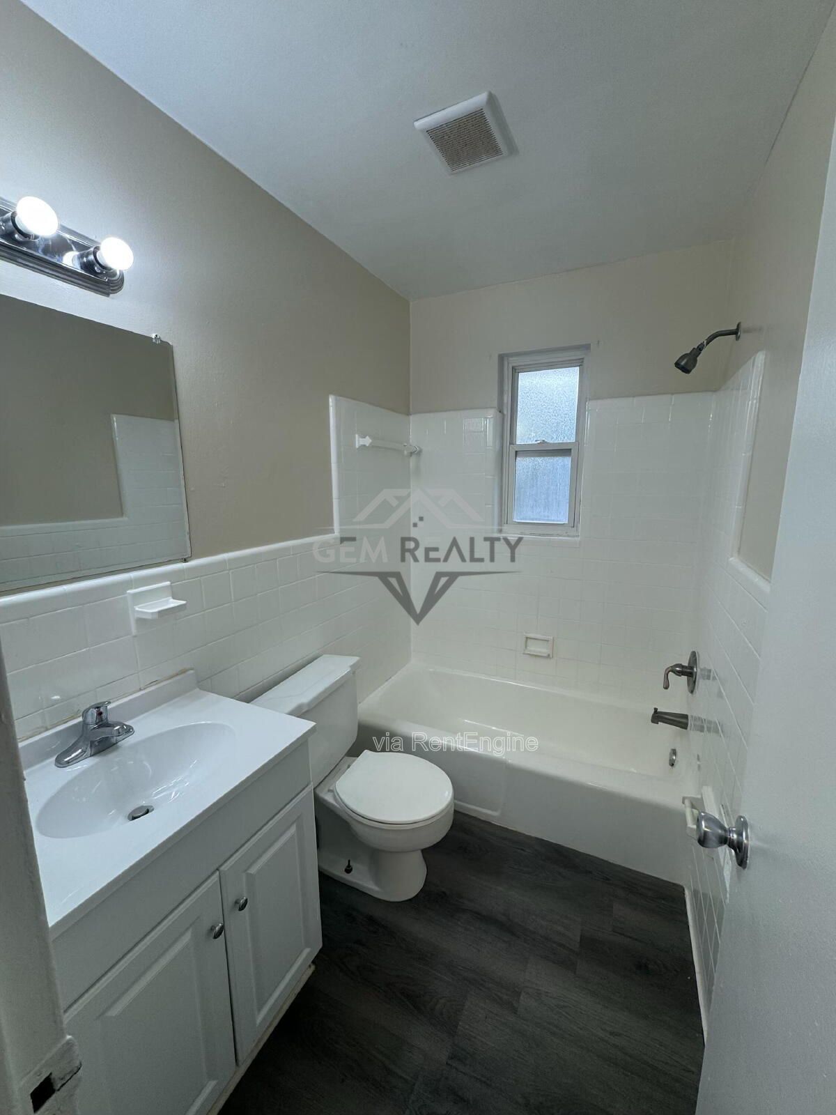 Charming 1 Bedroom Apartment in Woodbridge – Third Level Apartment property image