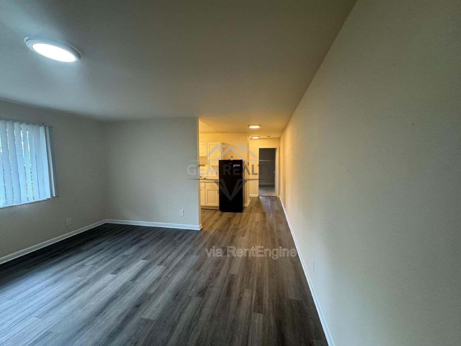 Charming 1 Bedroom Apartment in Woodbridge – Third Level Apartment property image