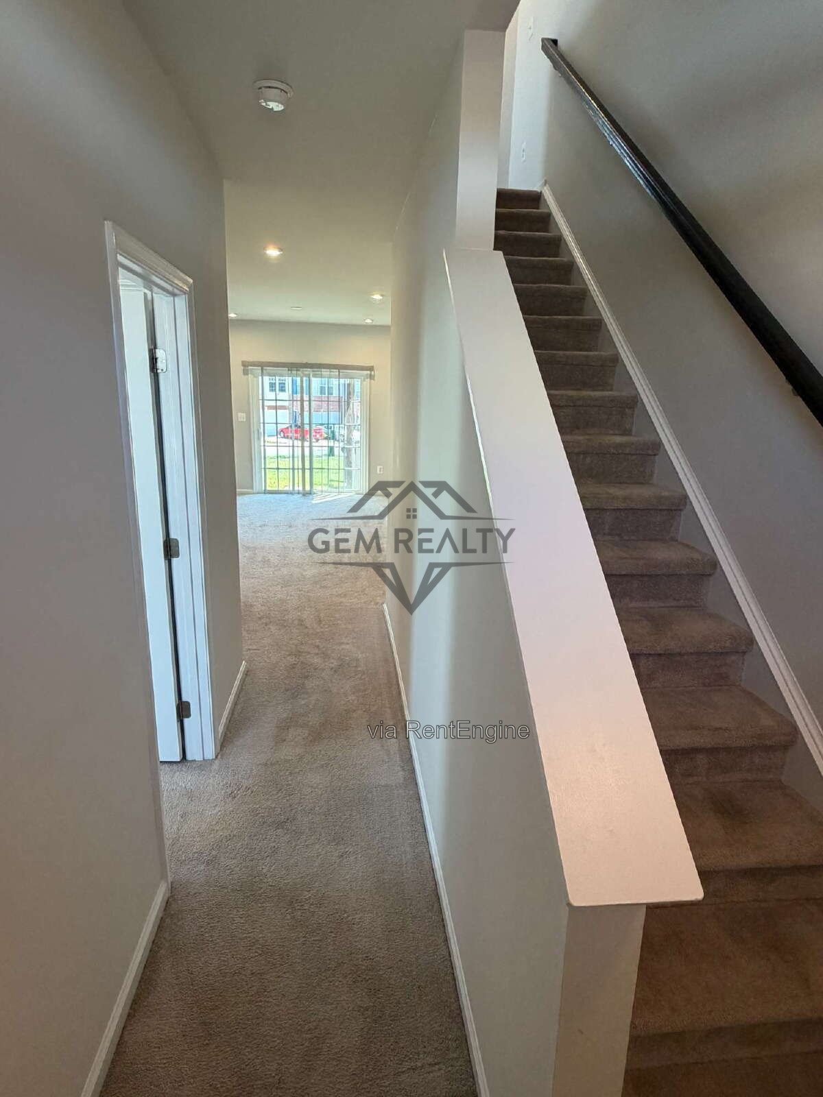Spacious 3BR/3.5BA Townhome w/ Finished Basement, Deck & 2 Reserved Spaces – Fredericksburg property image