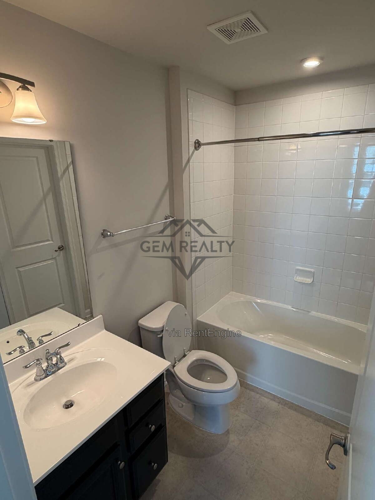 Spacious 3BR/3.5BA Townhome w/ Finished Basement, Deck & 2 Reserved Spaces – Fredericksburg property image
