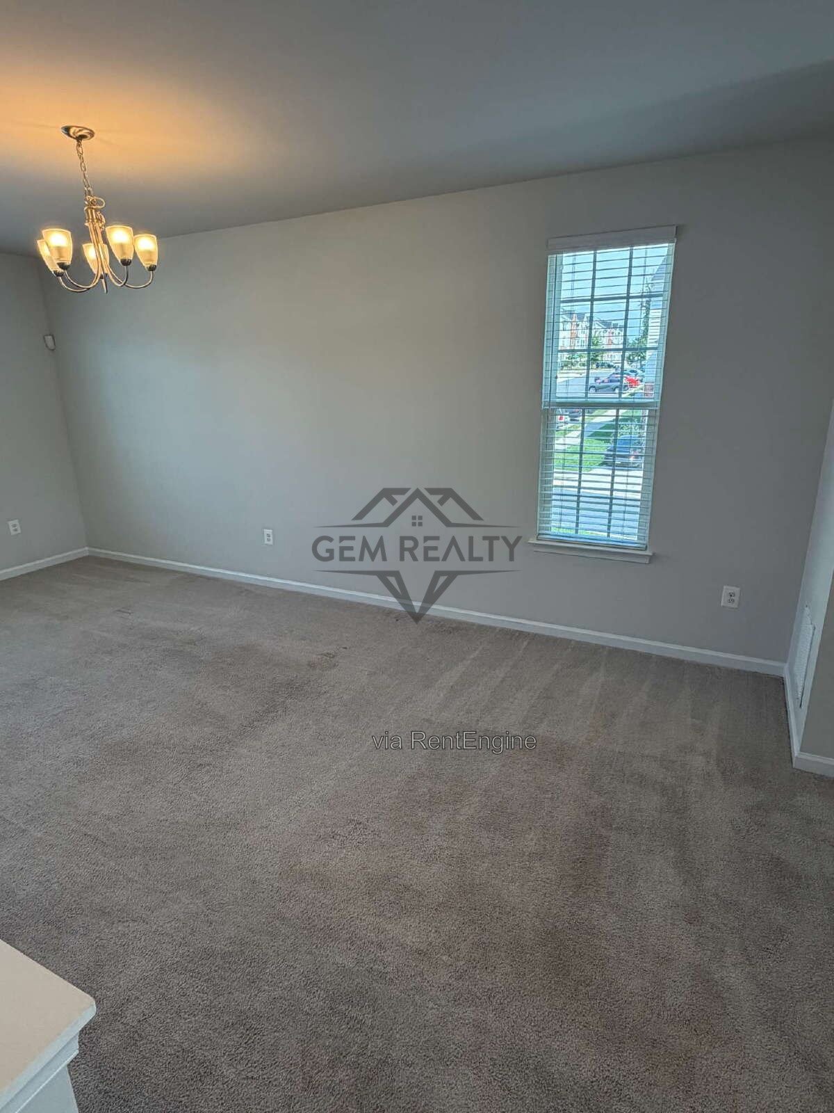 Spacious 3BR/3.5BA Townhome w/ Finished Basement, Deck & 2 Reserved Spaces – Fredericksburg property image