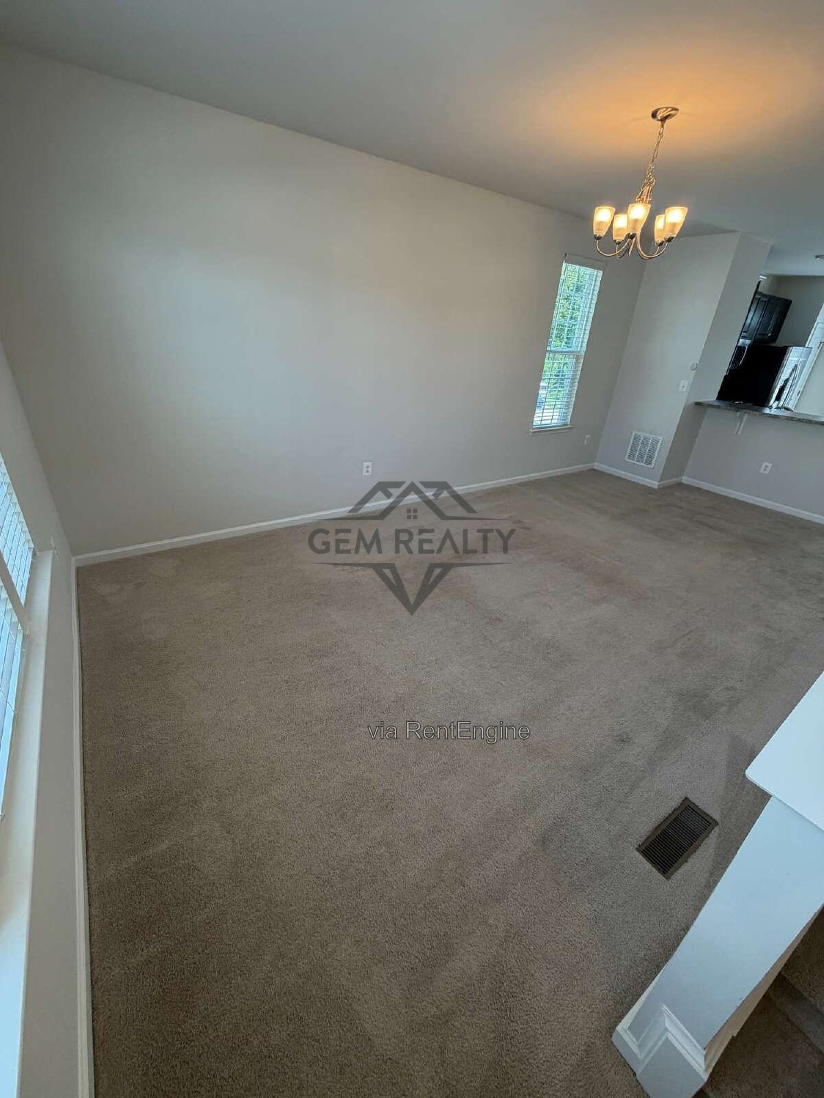 Spacious 3BR/3.5BA Townhome w/ Finished Basement, Deck & 2 Reserved Spaces – Fredericksburg property image