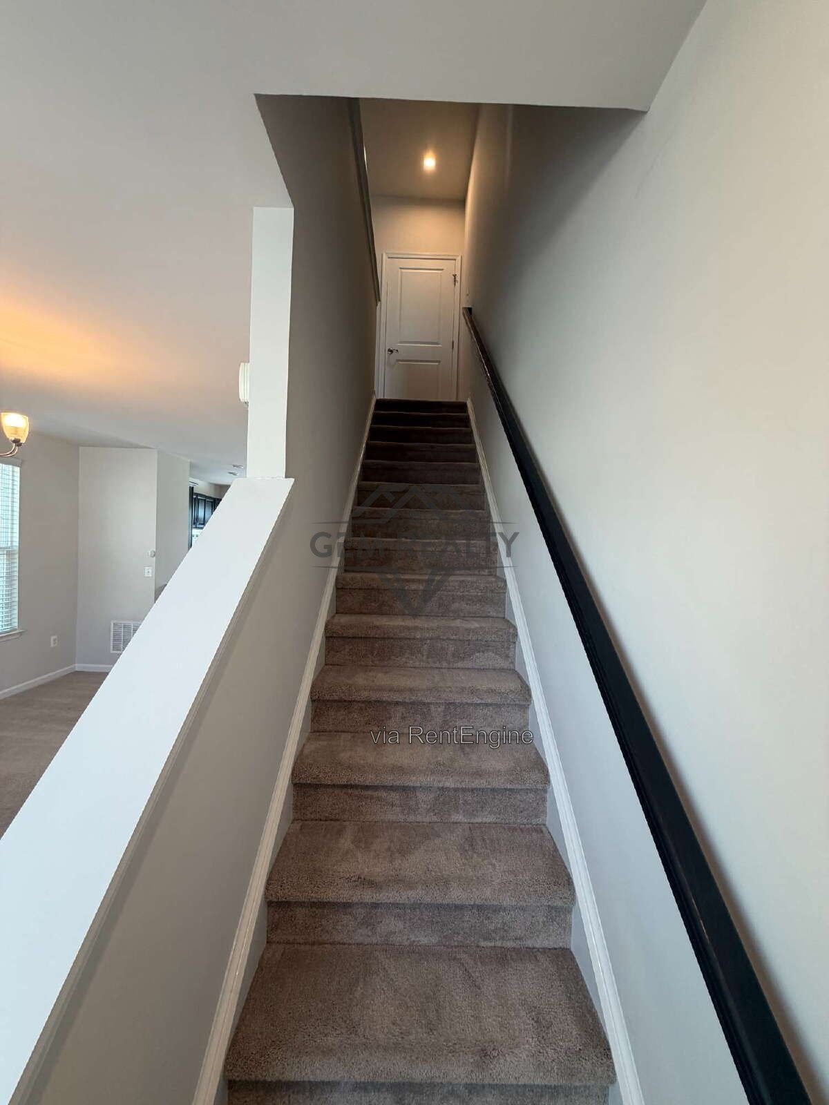 Spacious 3BR/3.5BA Townhome w/ Finished Basement, Deck & 2 Reserved Spaces – Fredericksburg property image
