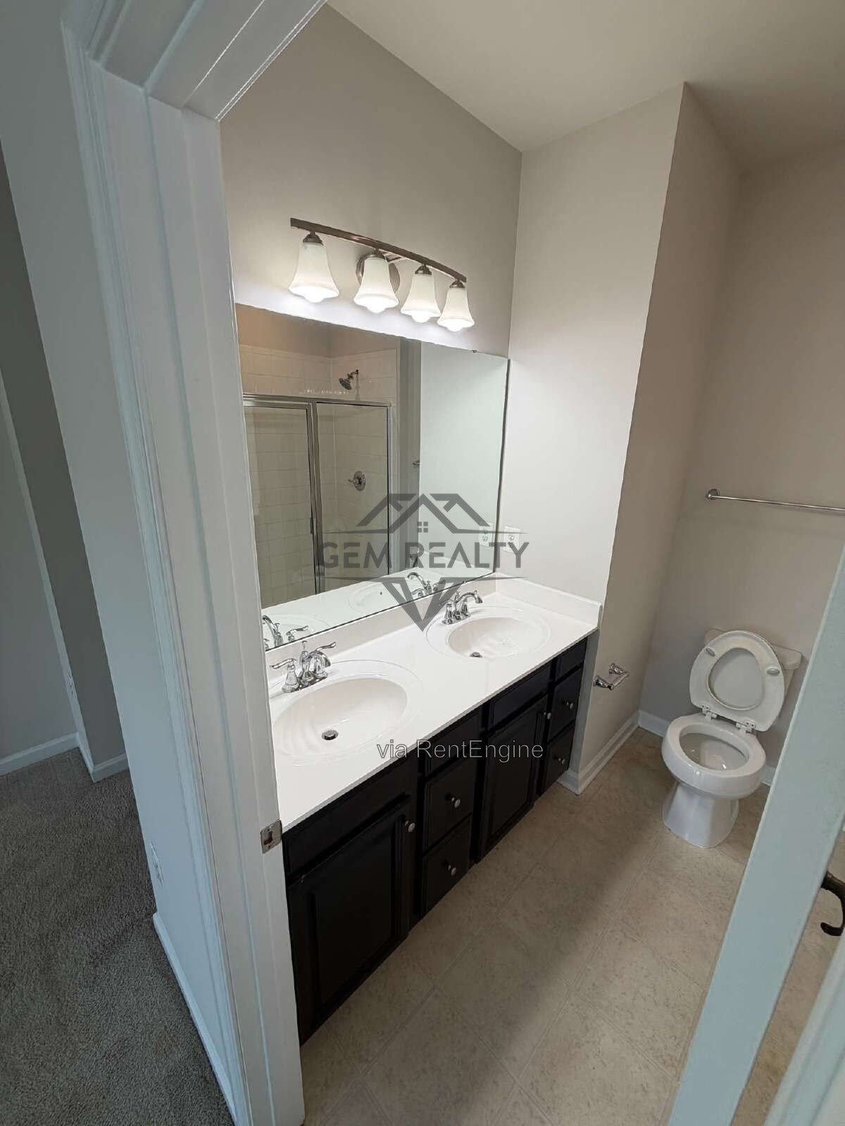 Spacious 3BR/3.5BA Townhome w/ Finished Basement, Deck & 2 Reserved Spaces – Fredericksburg property image