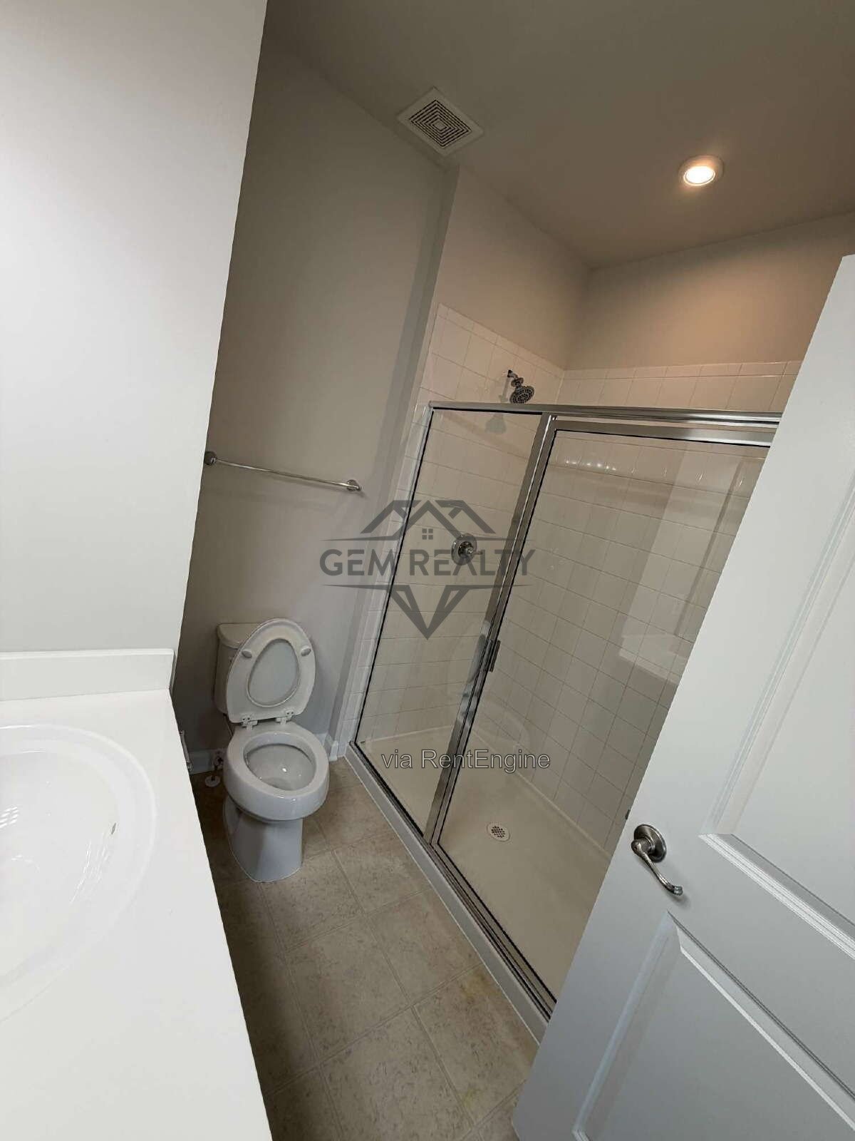 Spacious 3BR/3.5BA Townhome w/ Finished Basement, Deck & 2 Reserved Spaces – Fredericksburg property image