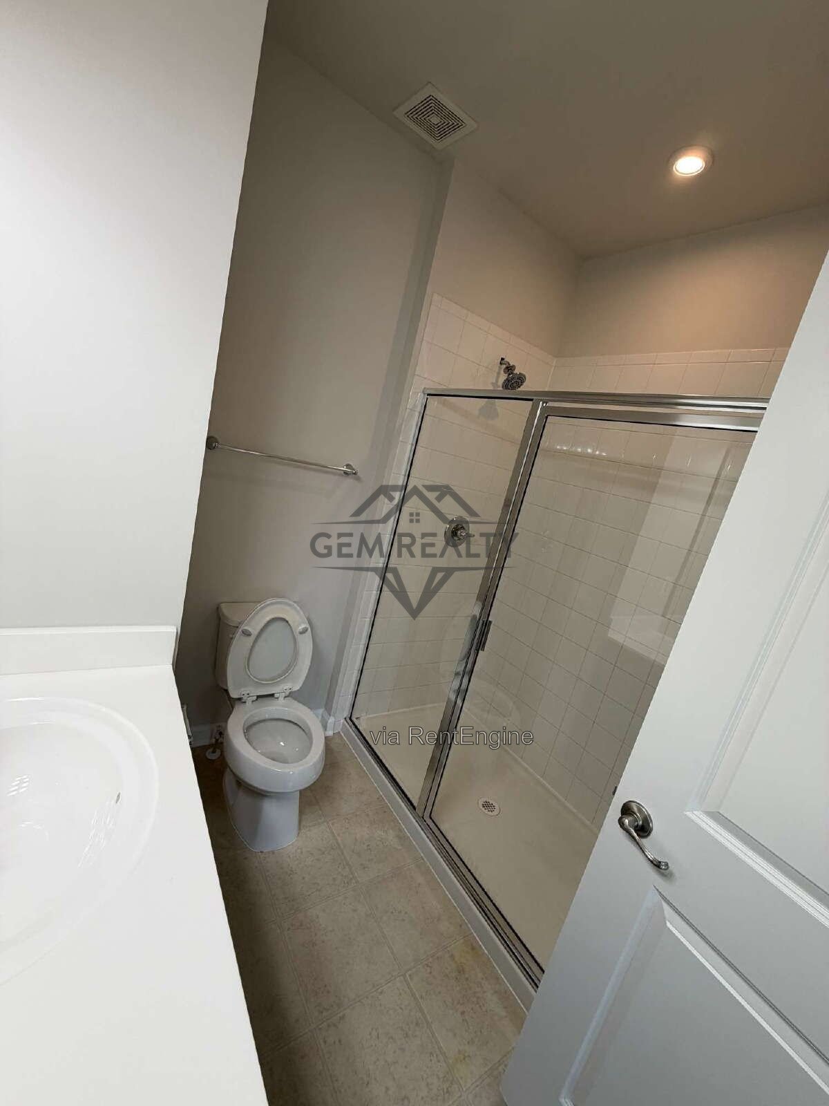 Spacious 3BR/3.5BA Townhome w/ Finished Basement, Deck & 2 Reserved Spaces – Fredericksburg property image
