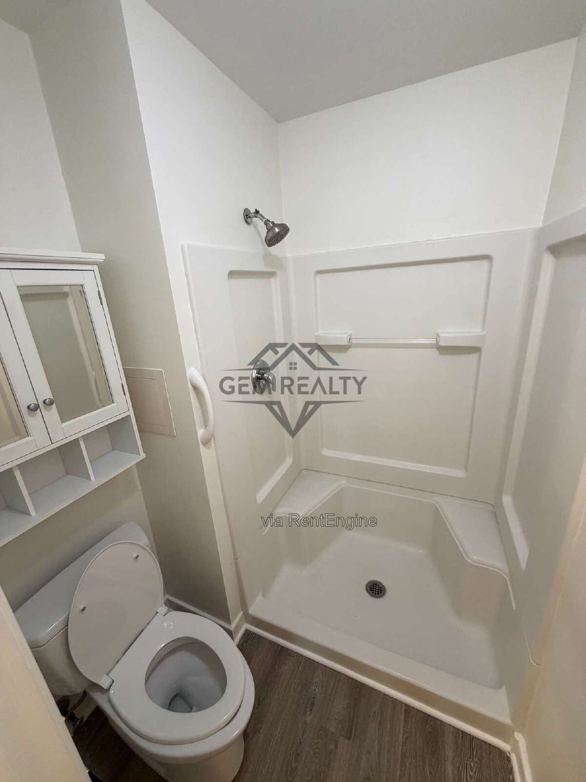 Charming 4-Bed Townhouse Retreat on College Avenue – Spacious 1932 Sq Ft in Fredericksburg! property image