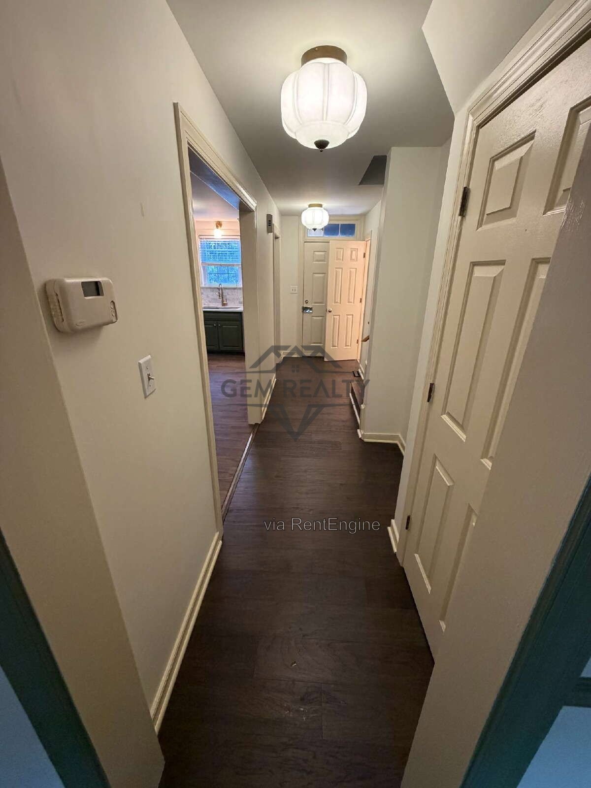 Charming 4-Bed Townhouse Retreat on College Avenue – Spacious 1932 Sq Ft in Fredericksburg! property image