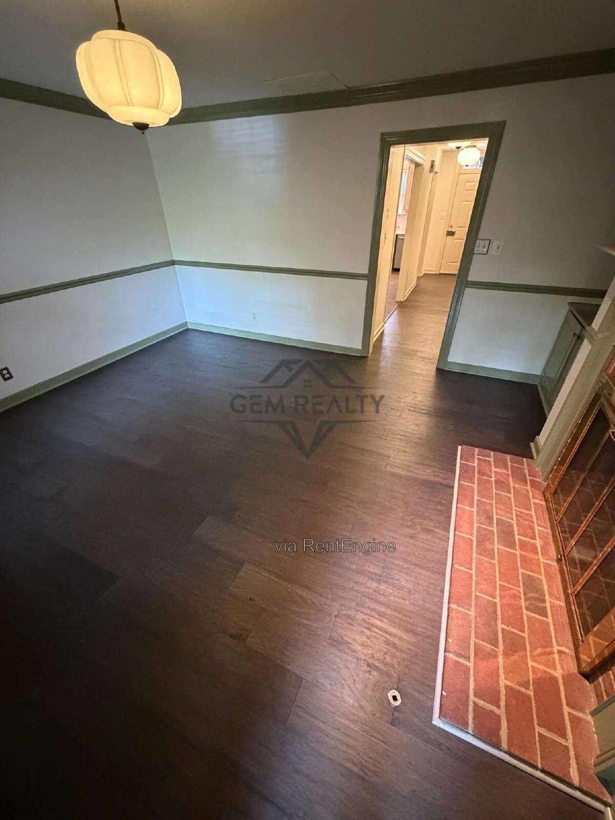 Charming 4-Bed Townhouse Retreat on College Avenue – Spacious 1932 Sq Ft in Fredericksburg! property image