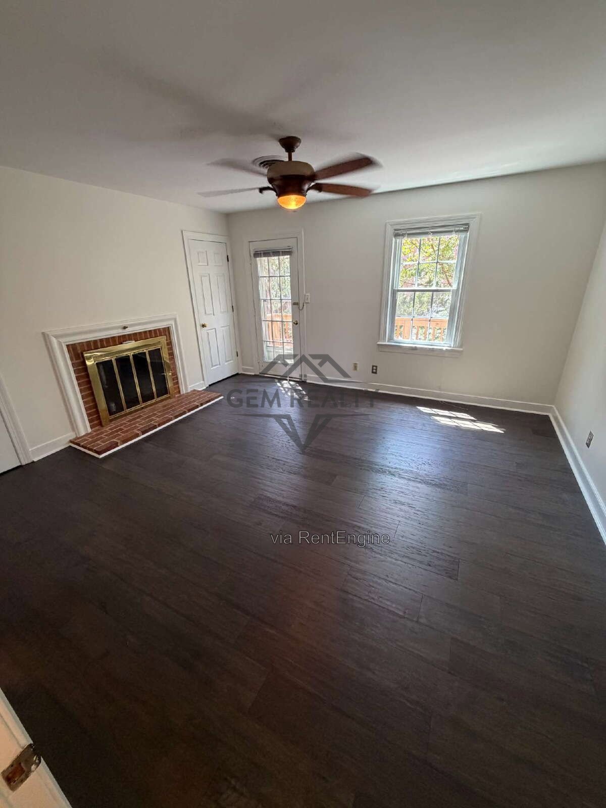 Charming 4-Bed Townhouse Retreat on College Avenue – Spacious 1932 Sq Ft in Fredericksburg! property image
