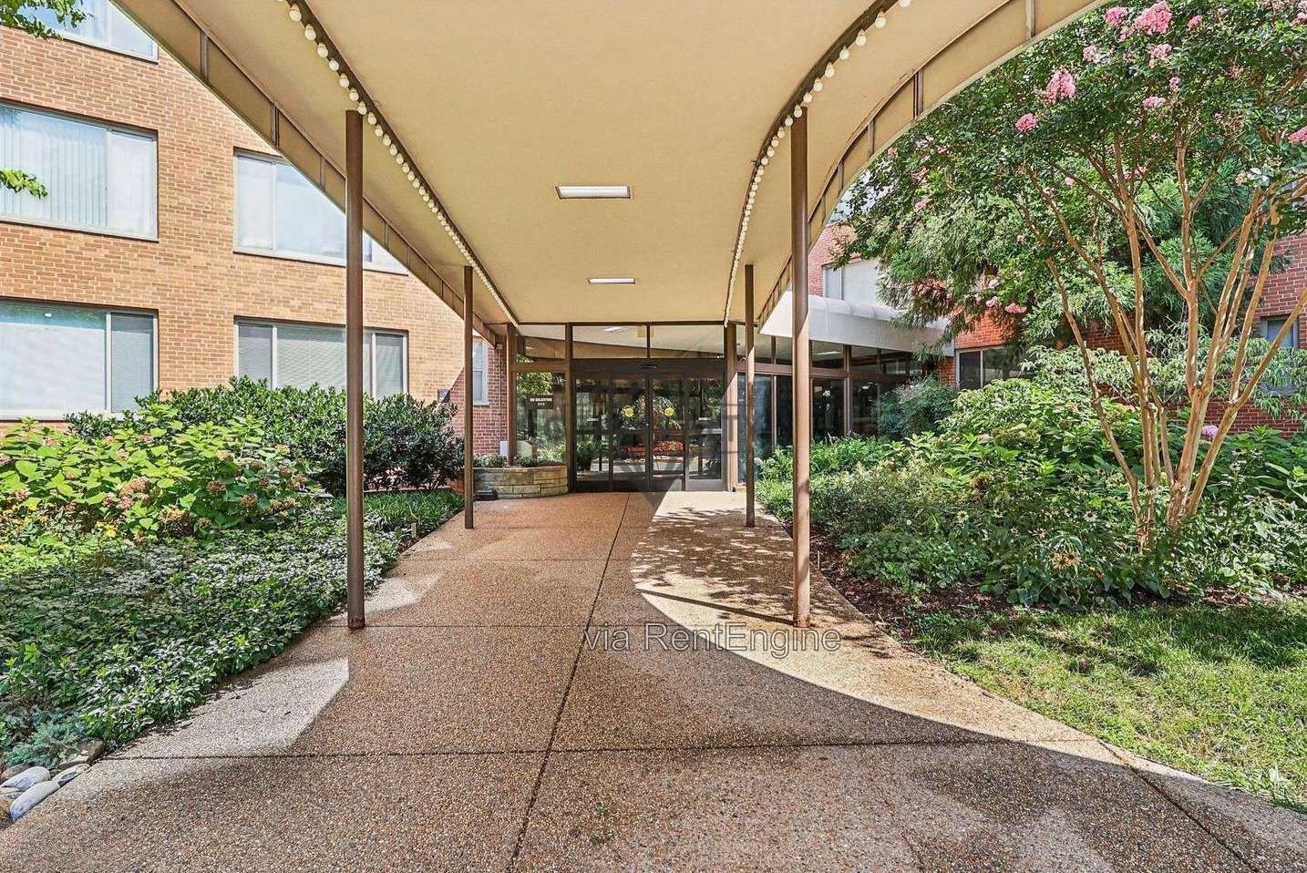 Charming Studio in River Place West – Arlington, VA property image