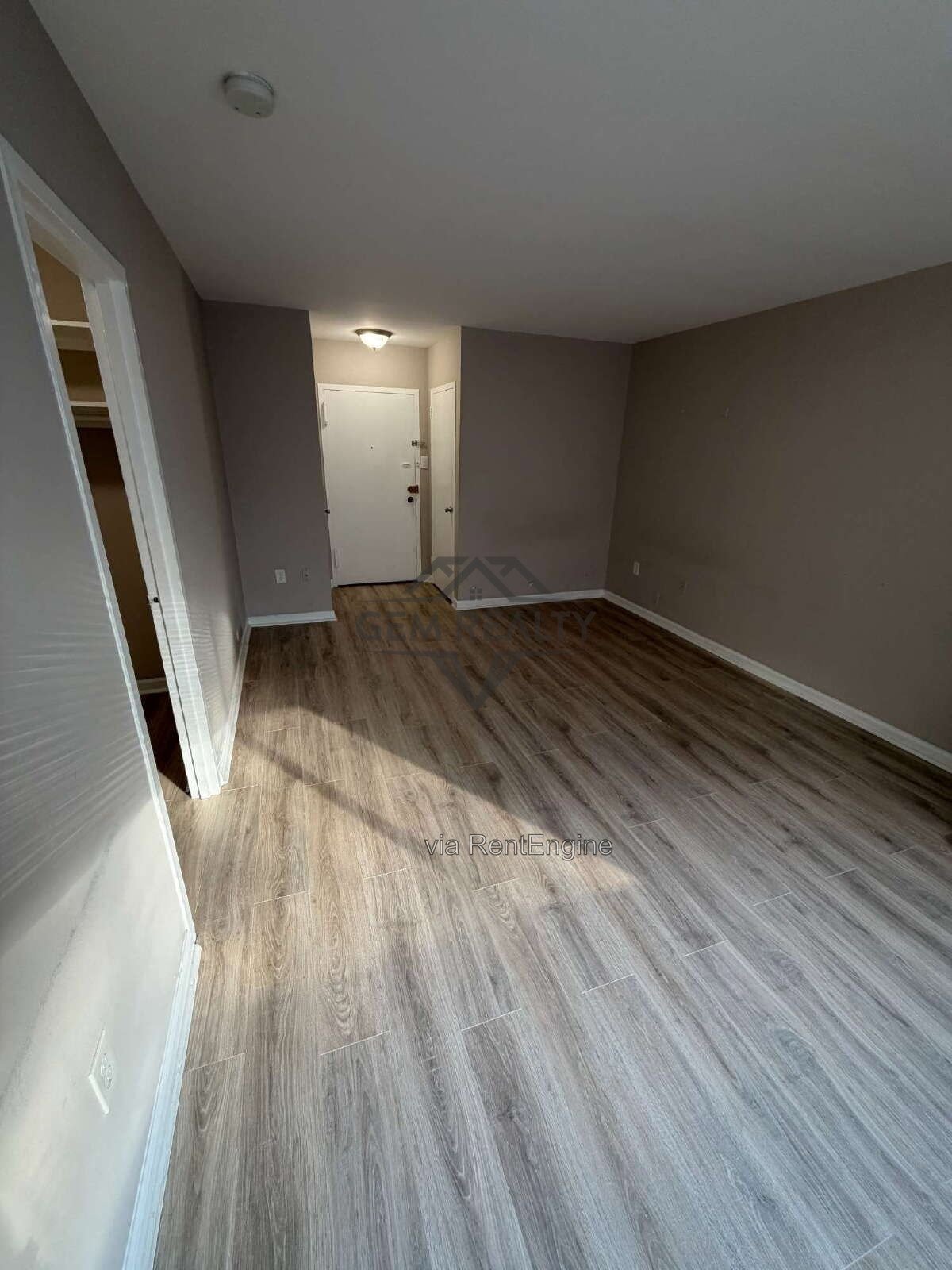 Charming Studio in River Place West – Arlington, VA property image