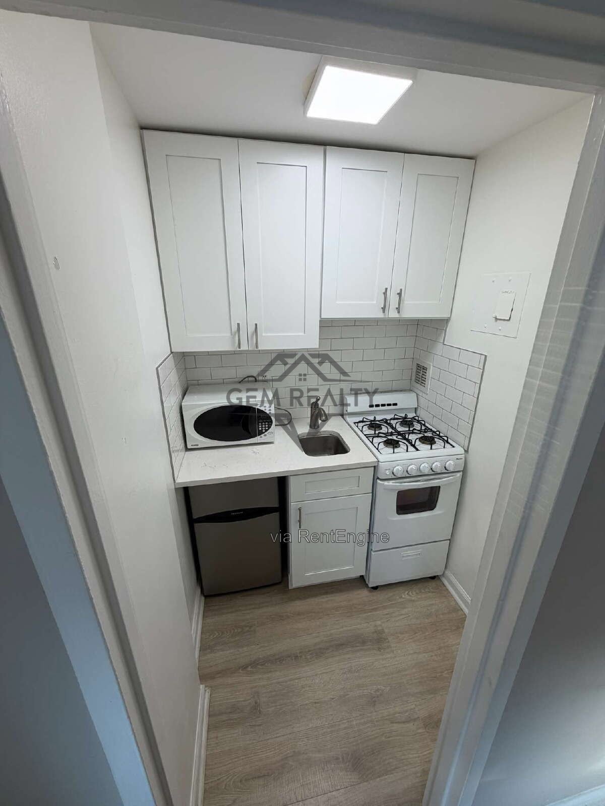 Charming Studio in River Place West – Arlington, VA property image