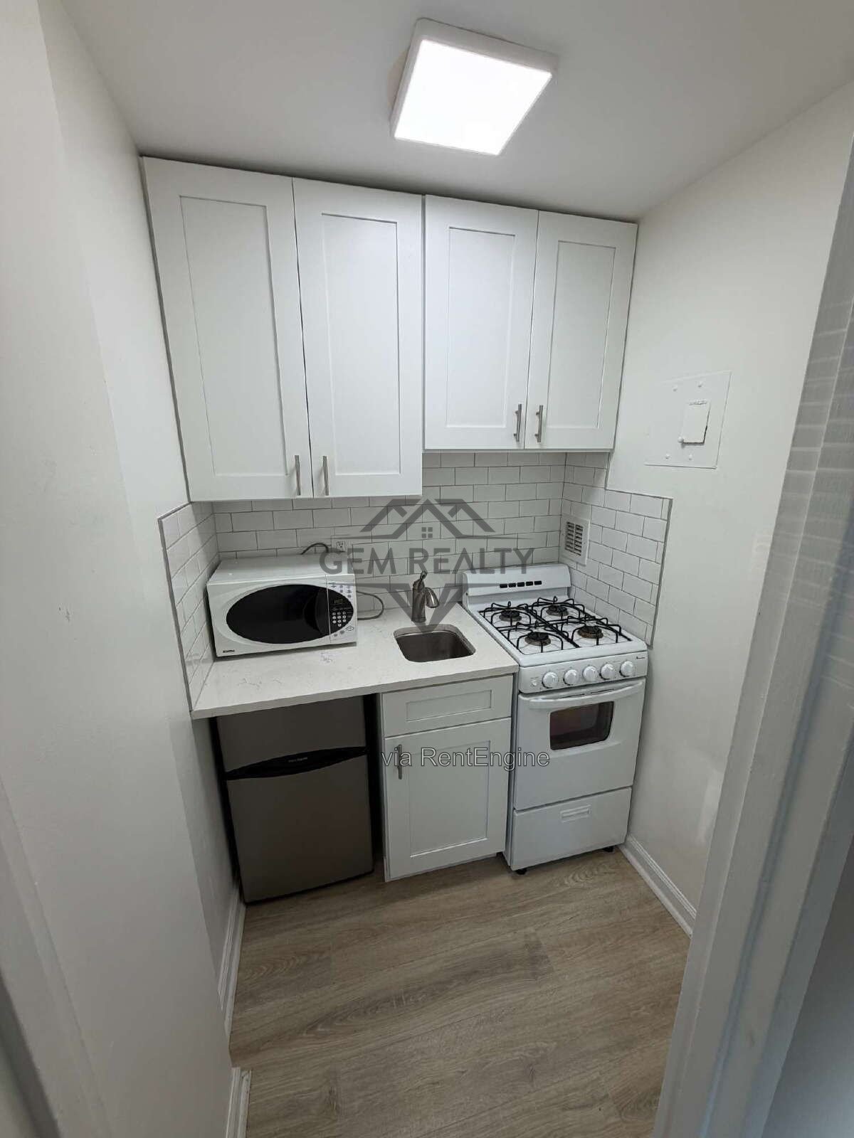 Charming Studio in River Place West – Arlington, VA property image